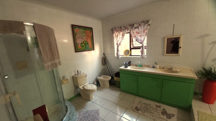 4 Bedroom Property for Sale in Vredenburg Western Cape